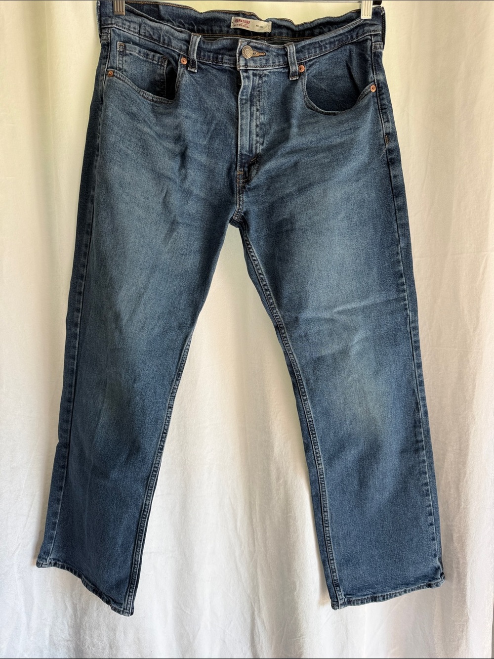Signature by Levi Strauss Men's Mid-Blue Straight Jeans